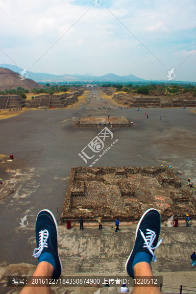 在teotihuac背景的腳