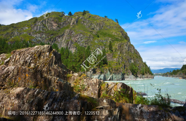 Mountains河