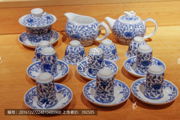 青花瓷餐具