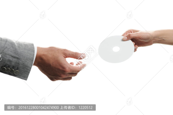 女子手持空白光盤