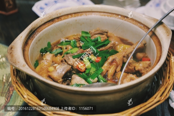 砂鍋土雞