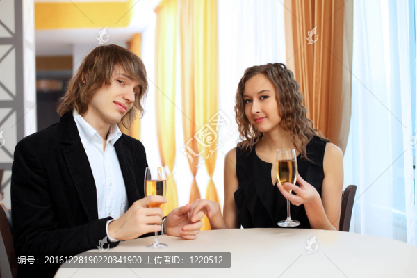 在餐廳與shampagne夫婦