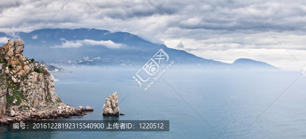 十一月，雅爾塔。
