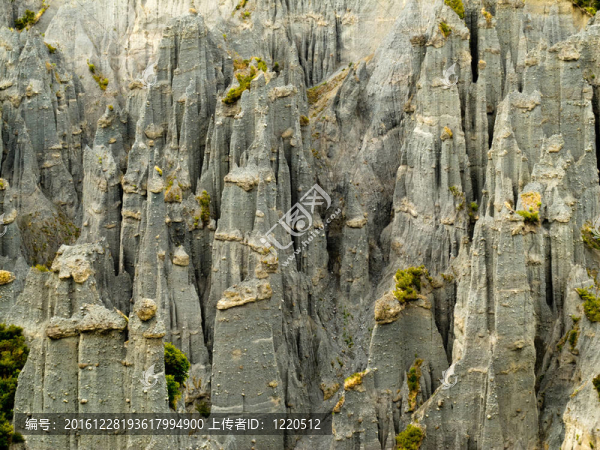 荒地的putangirua石林尖峰石陣；NZ