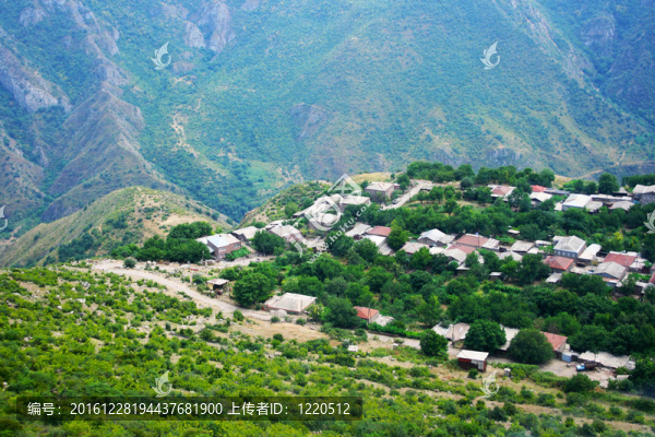 從海拔看山峰村