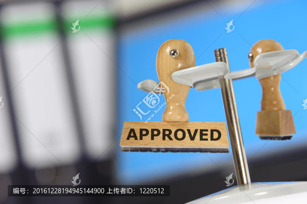 標有核準的辦公室橡皮圖章