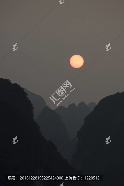 在喀斯特日落景觀中國(guó)