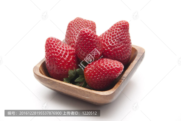 木盆草莓