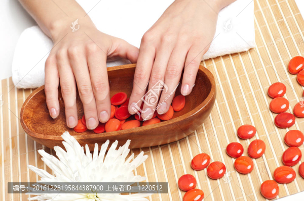 手SPA。美甲的概念