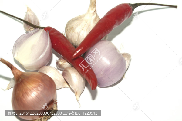 蔬菜：大蒜，洋蔥和胡椒；