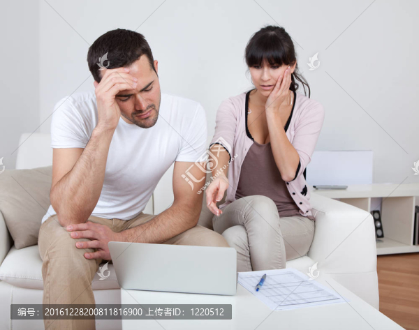 金融危機(jī)中的年輕夫婦