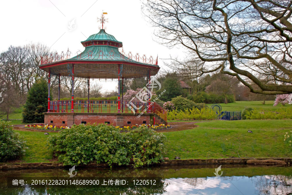 在塞夫頓公園維多利亞音樂臺(tái)；利物浦