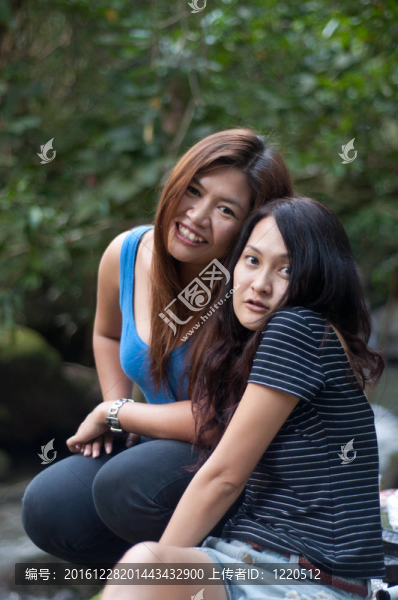 兩位亞洲朋友泰國(guó)美女