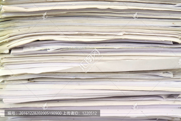 用于回收的廢紙的側(cè)視圖