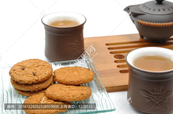 宏餅干和中國茶