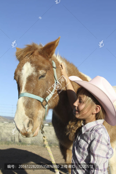 Young,Cowgirl和矮馬