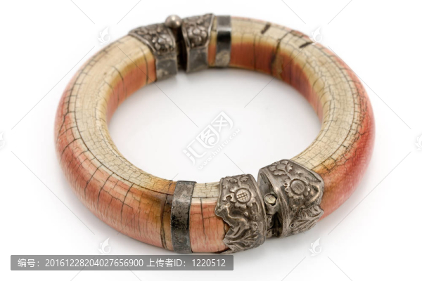 Ivory的手鐲