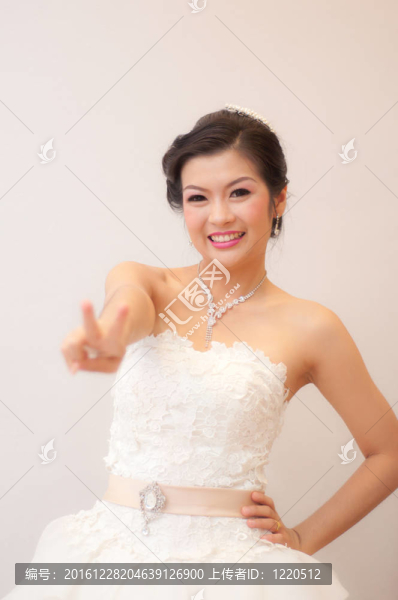 年輕漂亮的新娘
