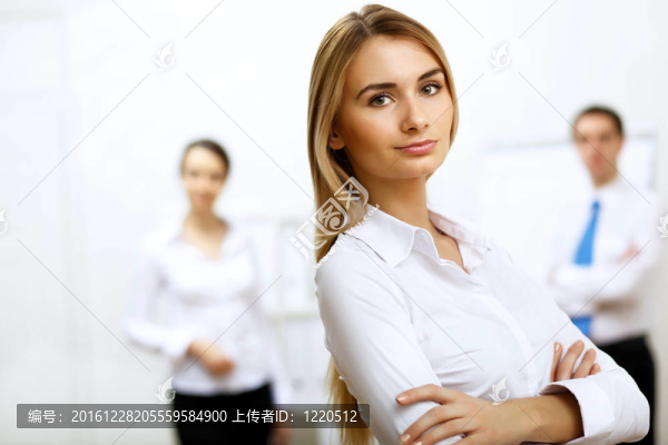 辦公室里的一個女商人的肖像