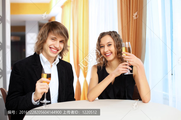 在餐廳與shampagne夫婦