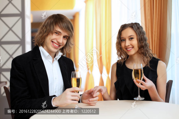 在餐廳與shampagne夫婦