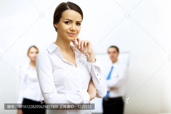 辦公室里的一個(gè)女商人的肖像