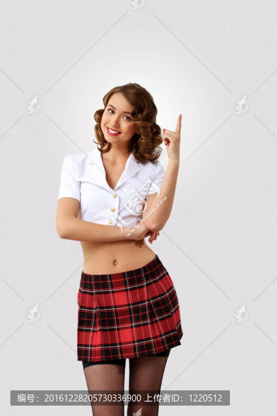 年輕漂亮女人穿著復(fù)古風(fēng)格