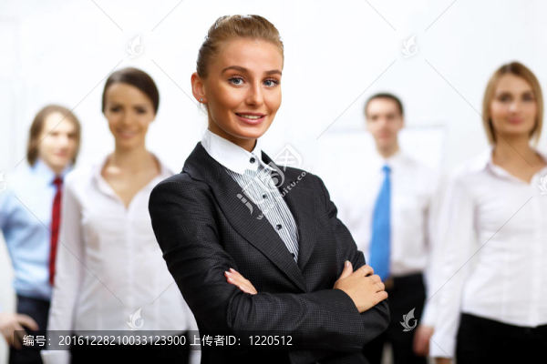 辦公室里的一個(gè)女商人的肖像