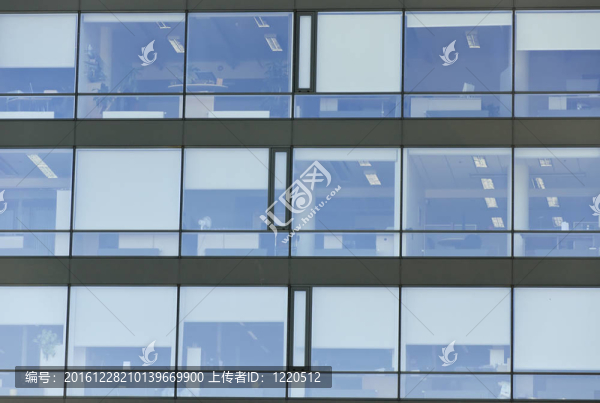 從窗口辦公室。從街上看。
