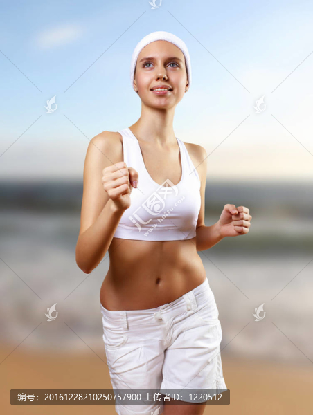 穿運(yùn)動服的年輕漂亮女人