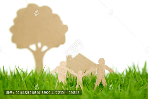 在春天新鮮的綠色GR與房子和樹家庭剪紙