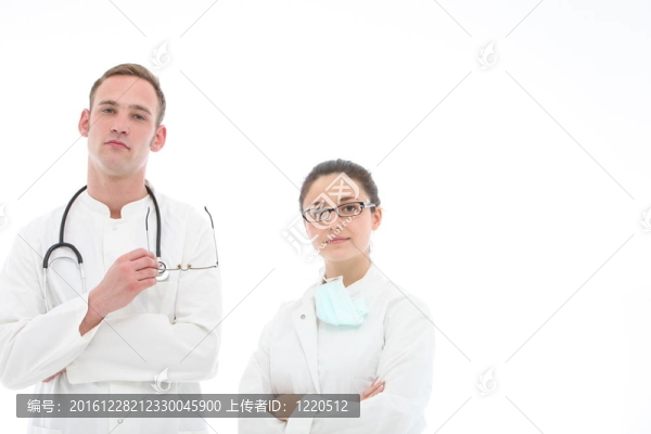 白色背景的醫(yī)生和護(hù)士
