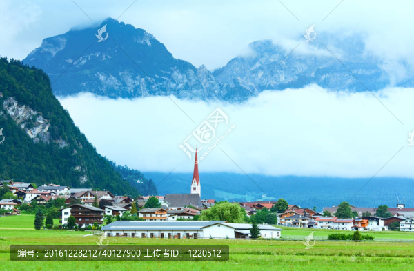 阿爾卑斯夏村