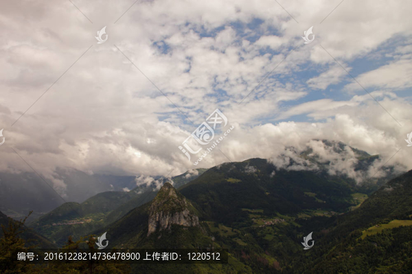 貝加莫省的山