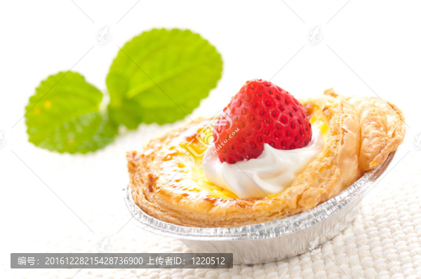草莓蛋撻