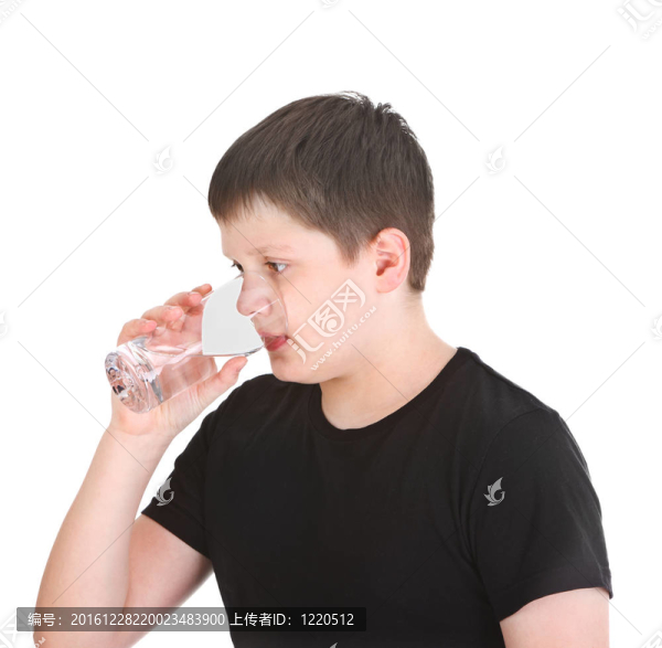 男孩的飲用水