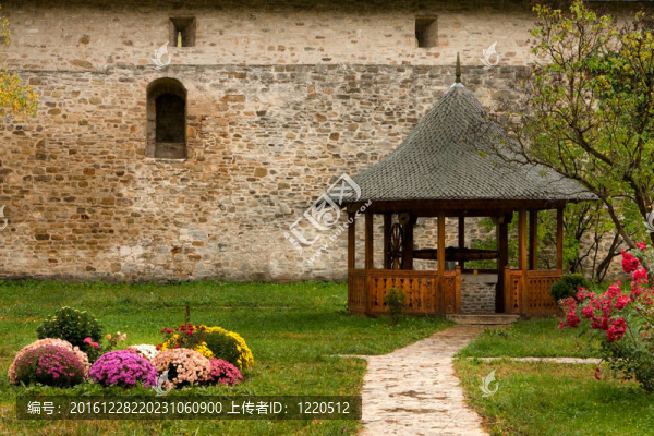dragomirna寺后院