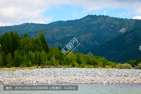 Mountains河