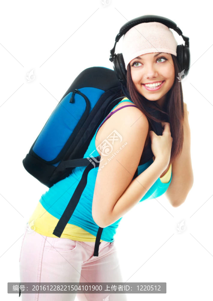 一個背包的女孩