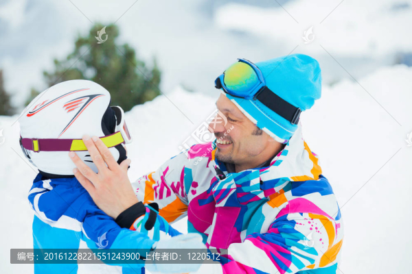 快樂的滑雪者