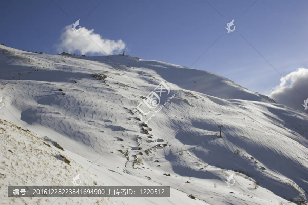 高山；冬季；晴天
