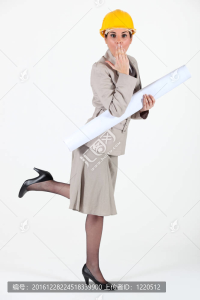 建筑師意識(shí)到她犯了一個(gè)錯(cuò)誤
