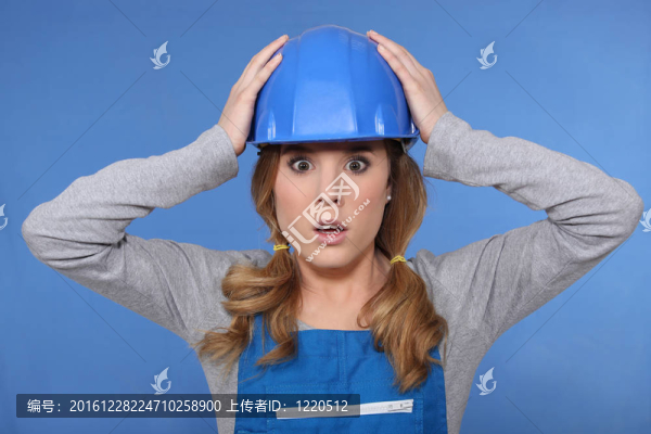 震驚的女建筑師