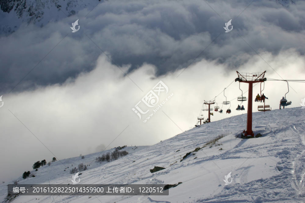 高山；冬季；晴天