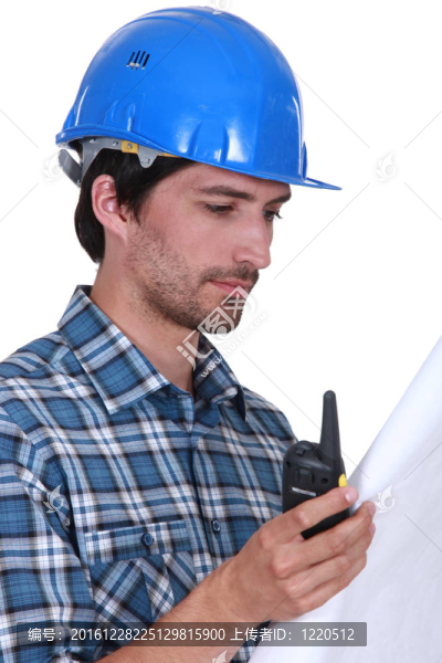 具有無線電接收器和計劃的承包商