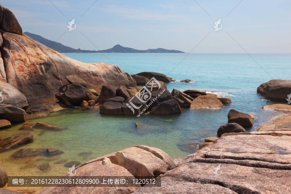 拉邁海灘上的懸崖