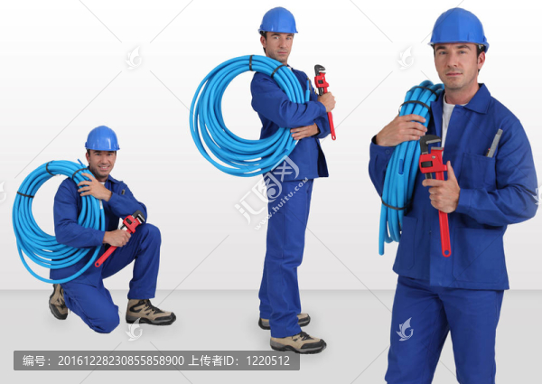 戴著肩上的硬帽子的藍(lán)領(lǐng)