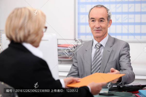 商人見客戶