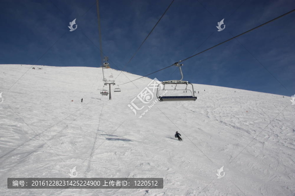 高山；冬季；晴天