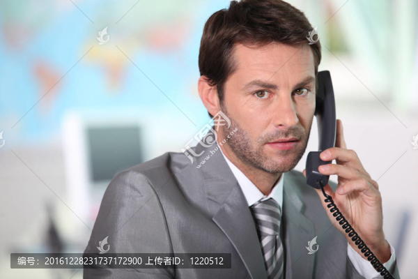 電話接聽；